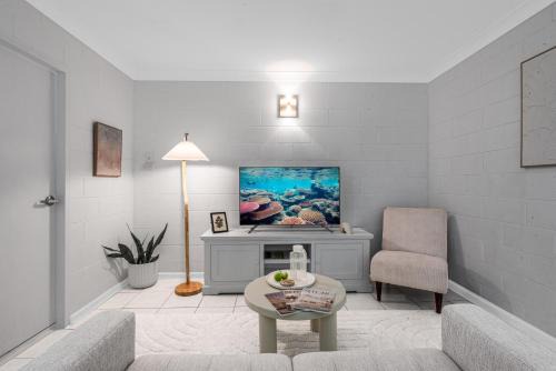 Cairns North Apartment | Cosy Stay near Cairns Esplanade