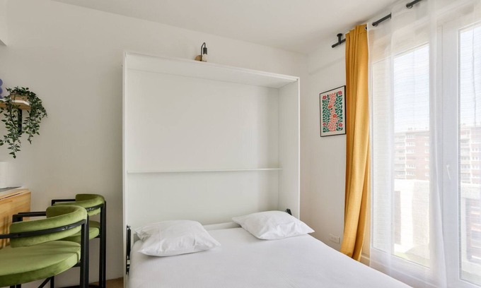 Amerique Apartment | Cosy studio 1min walk from Porte des Lilas metro station