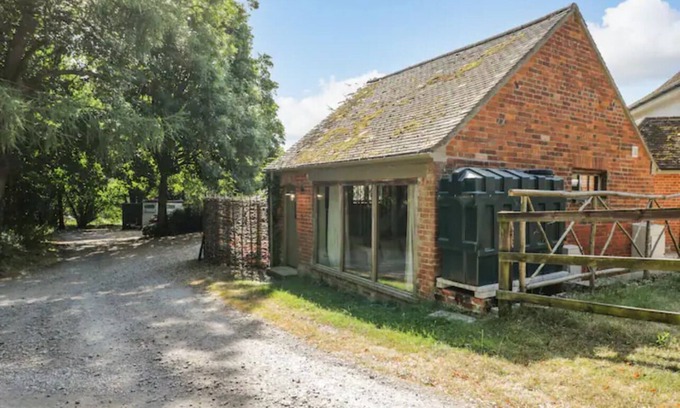 Hungerford Apartment | Cosy Studio Apartment - relax in the beautiful countryside surroundings