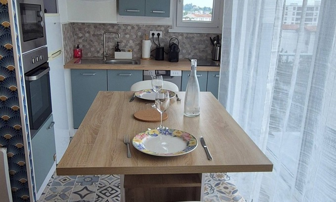 Saint-Jean-de-Luz Apartment | Cosy studio - balcony parking
