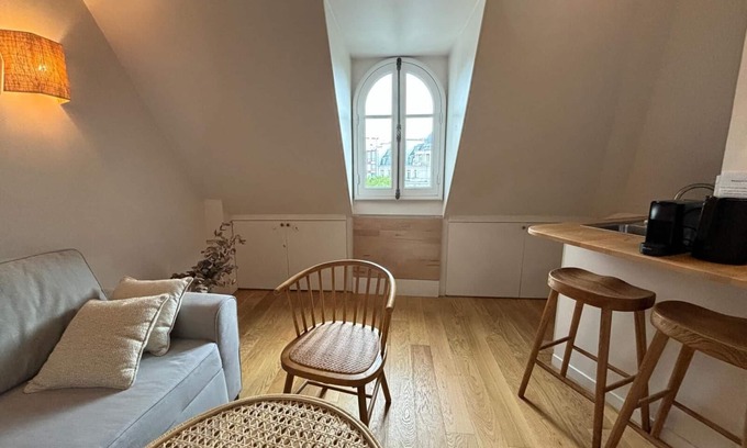 Champs-Elysees Apartment | Cosy studio overlooking the rooftops of Paris