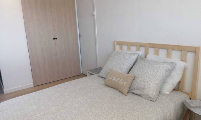 Saint-Pierre Apartment | Cosy studio perched on the 1st floor