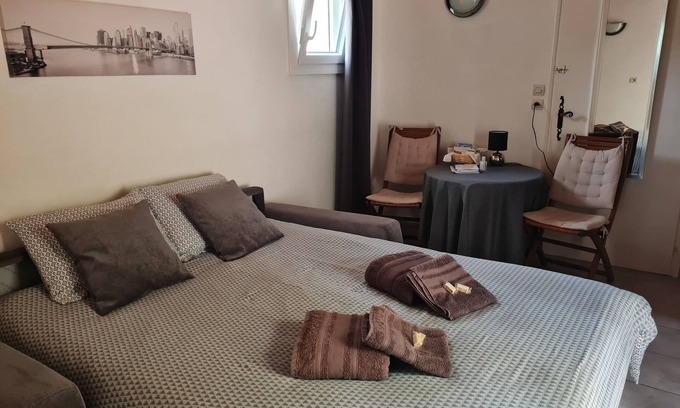 Bollene Apartment | Cosy studio with pool