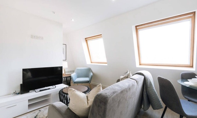 Ipswich Apartment | Cosy Top Floor 1 Bed Flat in Ipswich Centre