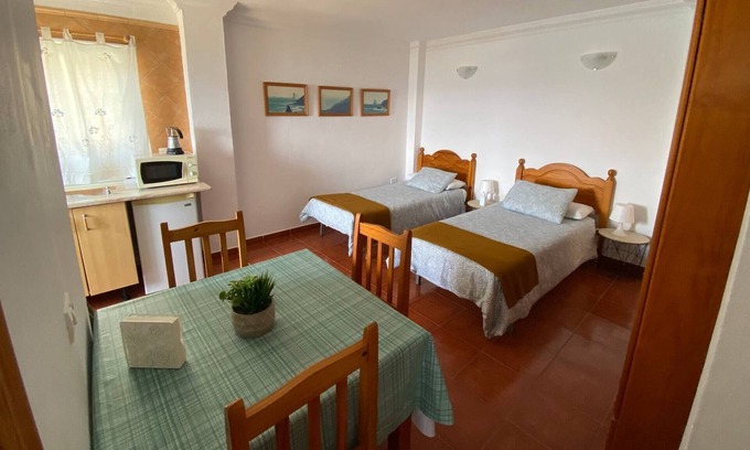 Santa Cruz de Tenerife House | Cosy twin beds El Galeón