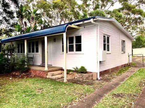 Cudmirrah House | Cosy two bedroom bungalow close to lake and ocean