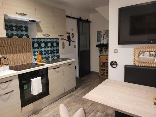 Frejus Plage Apartment | Cosy wood Loc T2 "Le Toucan"