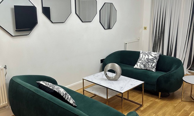 Canning Town Apartment | Cosy1-Bed Apartment in London near Excel London