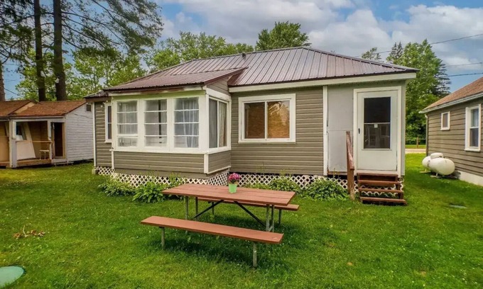 Stow Cottage | Cottage #6 - Cute and airy 2 bedroom cottage right on Chautauqua Lake!