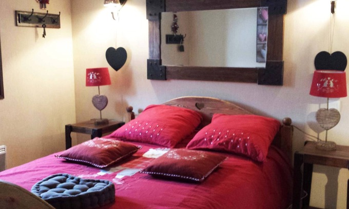 Correncon-en-Vercors Ski Chalet | cottage 6 people 3 stars (with fireplace) Corrençon, mountain biking ski golf