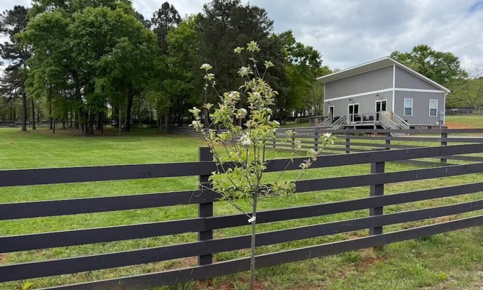 Boiling Springs House | Cottage at Changing Hearts Farm Sanctuary