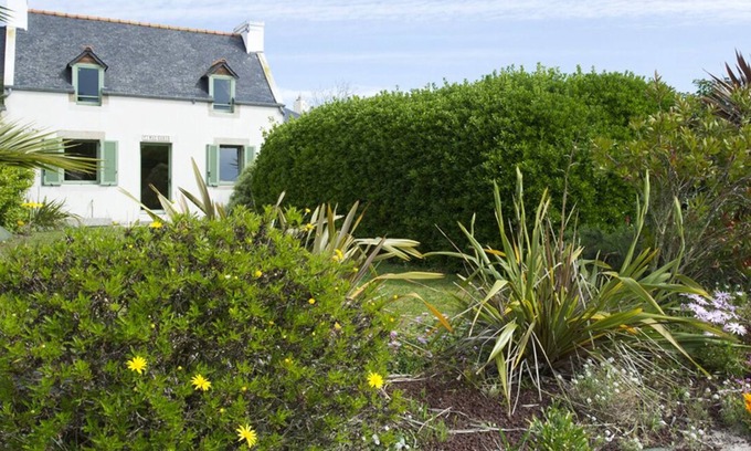 Santec Cottage | Cottage by the sea, 2 bedrooms, sleeps 4, well equipped, family holidays