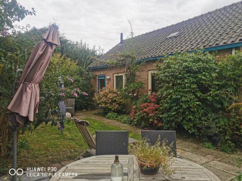 Egmond-Binnen House | Cottage Egmond-Binnen met besloten tuin
