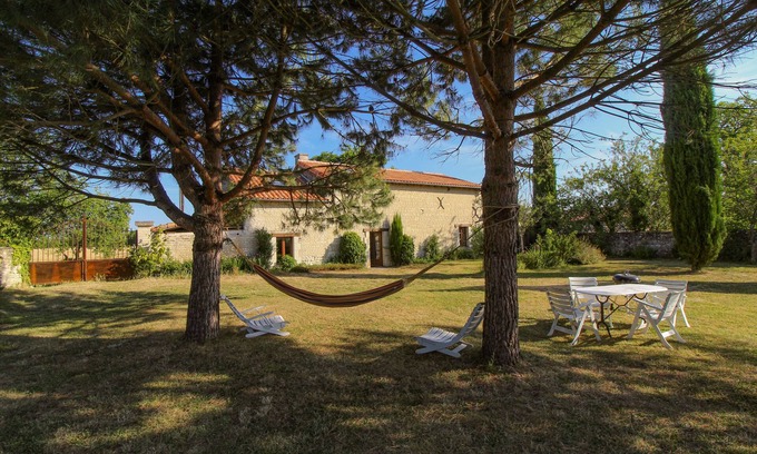 Princay Cottage | Cottage farmhouse stones in the countryside