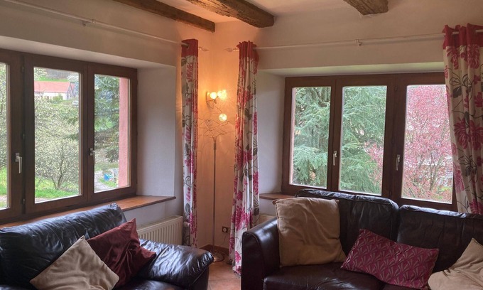 Neuve-Eglise House | Cottage "Gite des Cerisiers"