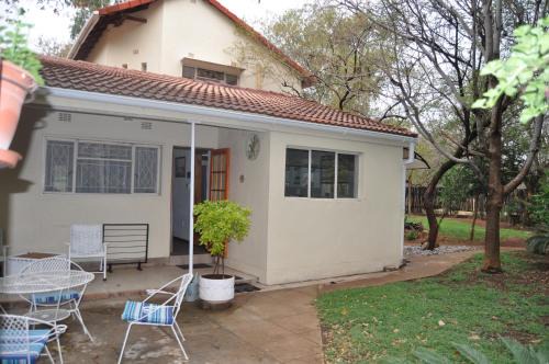 Gaborone House | Cottage Glen Lorne