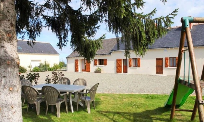 Saint-Laurent-de-Lin Cottage | Cottage in Saint-Laurent-de-Lin with garden