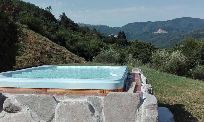 San Quirico Cottage | Cottage in Pescia with Pool and Garden