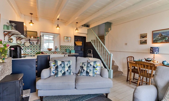Mousehole Cottage | Cottage in Mousehole with Stunning Sea Views