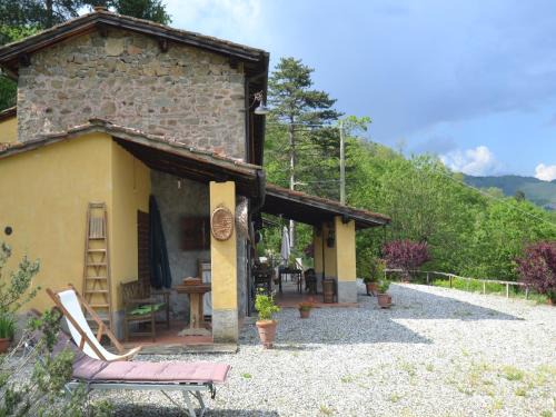 San Quirico House | Cottage in Pescia with Pool & Garden