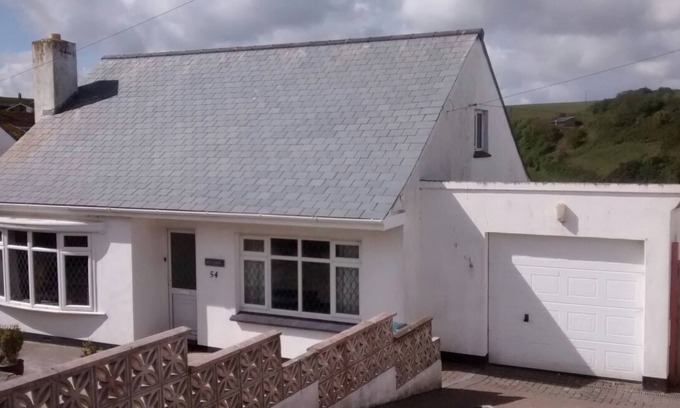 Port Isaac House | Cottage In Sought After Seaside Location with Parking and great views