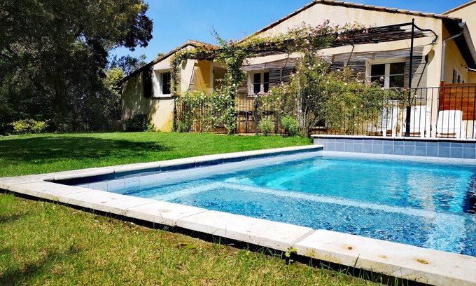 Loriol-du-Comtat House | Cottage in the countryside near the Via Venaissia