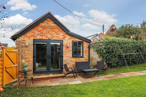 Woodchurch House | Cottage in the heart of award-winning English village