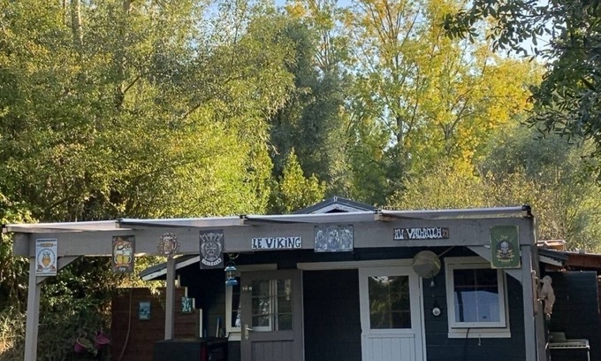 Salperwick Ski Chalet | Cottage in the water accessible only by boat