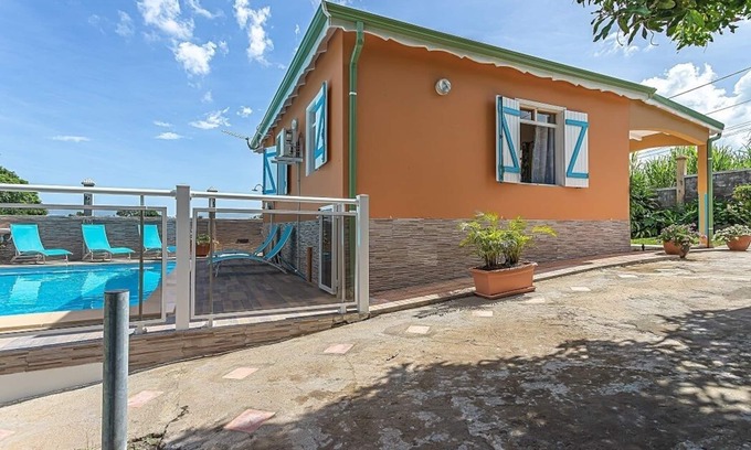 Sainte-Rose House | Cottage La Perle (pool, BBQ, view on moutains, sea, rivers, forests)