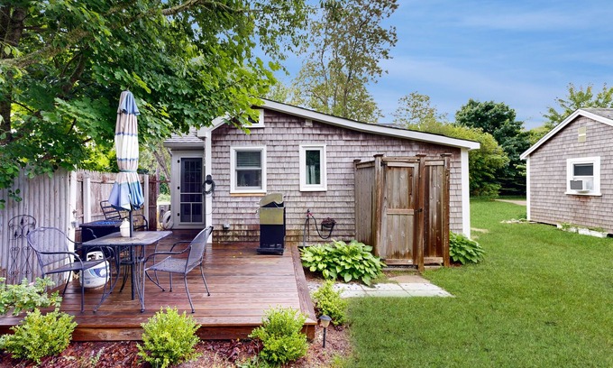 Eastham Cottage | Cottage near Cape Cod National Seashore with firepit, grill, kitchenette, & AC