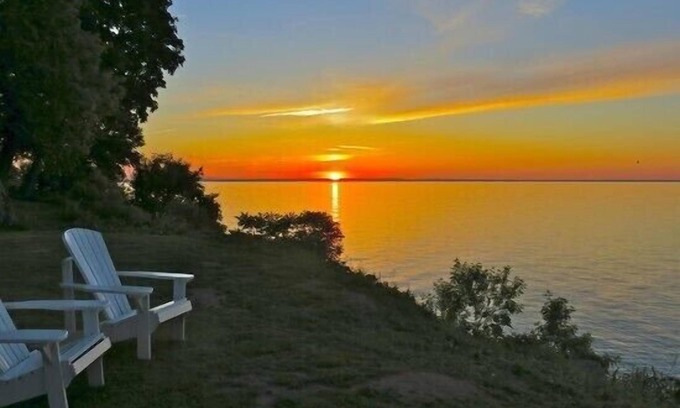 Beamsville Cottage | COTTAGE NIAGARA DIRECT WATERFRONT