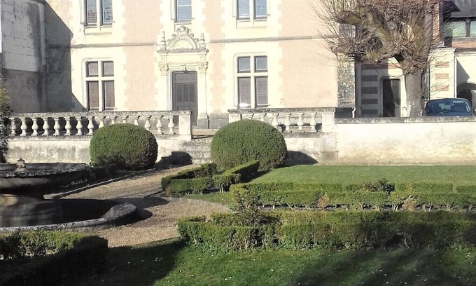 Amboise Condo | cottage of the Small Mass