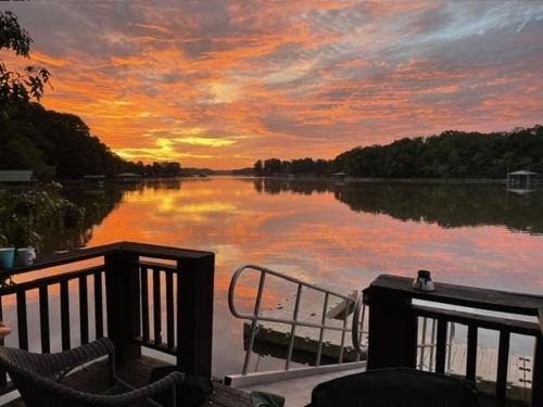 New Concord House | Cottage on Cypress Bay near Paris Landing State Park