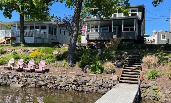 Valois Cottage | Cottage on Waneta Lake