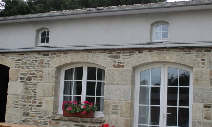 Garlan House | Cottage 'Penty's Iroise 4' with Shared Terrace