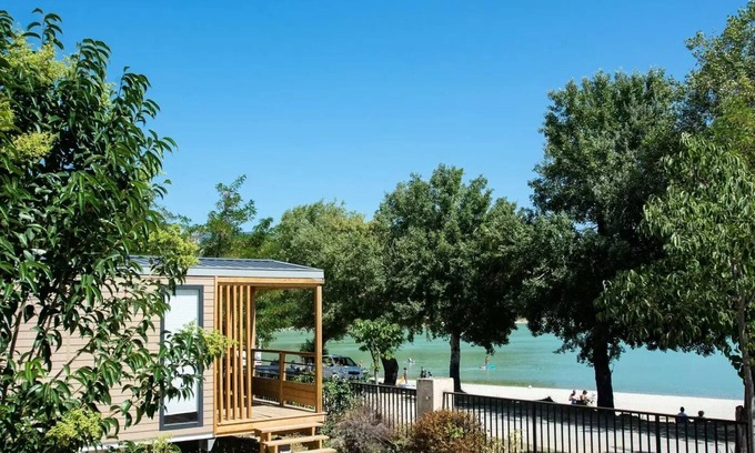Cabrieres-dʼAigues House | Cottage Premium vue Lac - 27m² - 2 Bedrooms 4 people