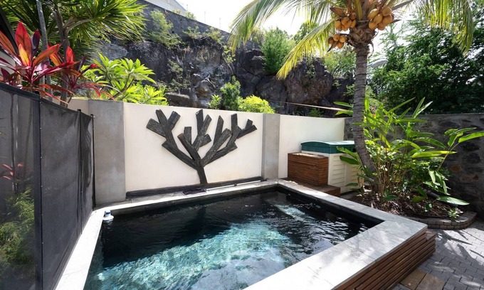 Boucan Canot House | COTTAGE BAMBOU classé 3 étoiles - Villa 4 à 6 personnes - avec piscine privée - Accès direct.