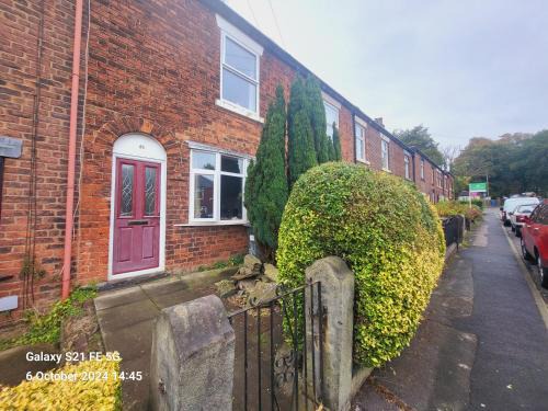 Chorley House | Cottage - Sleeps 4 - Garden - Parking