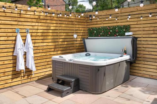 Hethersgill House | Cottage - Sleeps 4 hot tub & pet friendly