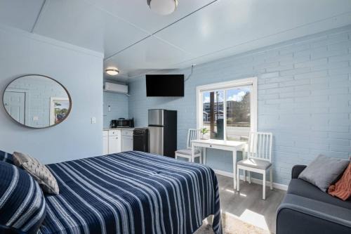 Rockaway Beach House | Cottages at Rockaway Beach Suite #1