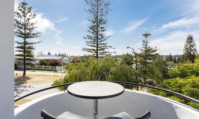 Cottesloe Apartment | Cottesloe Beach Deluxe Apartment - Executive Escapes
