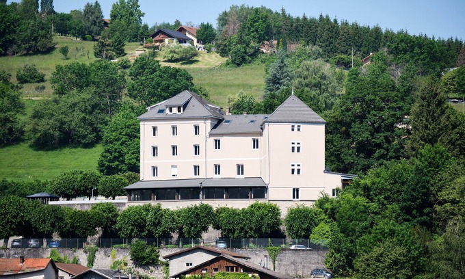 Arvillard Villa | Country Castle 'Chateau D'escart' with Mountain View, Private Pool and Wi-Fi