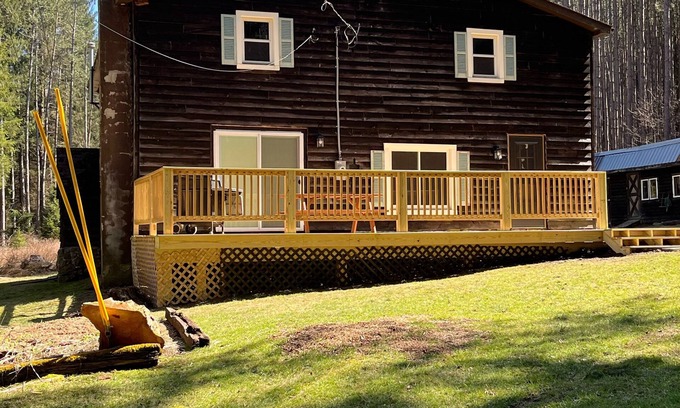 Sabinsville House | Country Hideaway - pets welcome