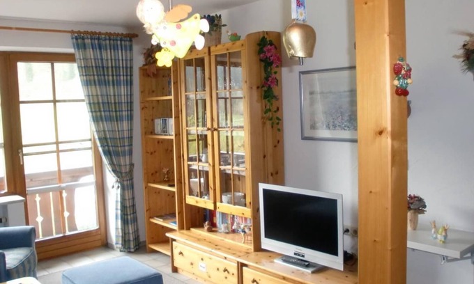 Missen Apartment | Country house apartment in a quiet location with balcony SH 4/6 - Ferienapartments Schneeheide