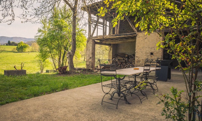 Rouede House | Country House 'Maison De Rouède' with Mountain View, Wi-Fi and Air Conditioning