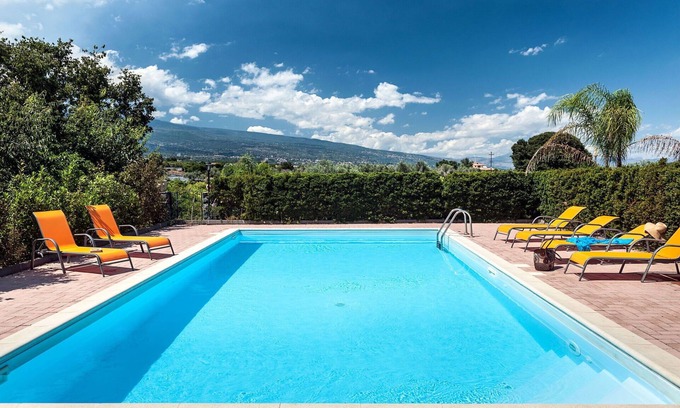Acireale House | Country-house with pool and Etna and sea views