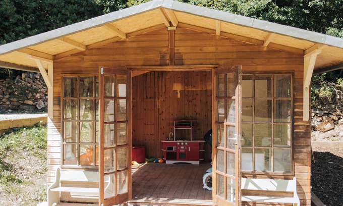 Henryd House | Country House within Snowdonia National Park, 10 meter indoor heated pool, gym.
