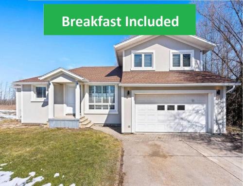 Niagara Falls House | Country in the City - Wonderful Complimentary Breakfast Delivered Daily to House