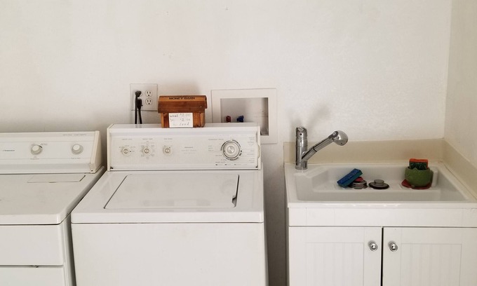 Perris House | COUNTRY LIVING, COZY AND NEAR MAYOR CITIES