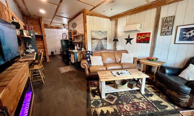 Readyville House | Country Roads Barn Farm Stay